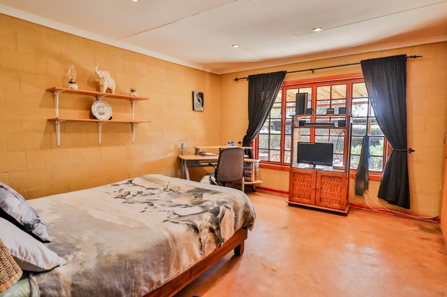 3 Bedroom Property for Sale in Hooikraal Western Cape